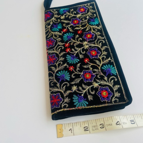 ⭐️ HOST PICK ⭐️ Colorful Handmade Clutch Purse - Picture 4 of 7